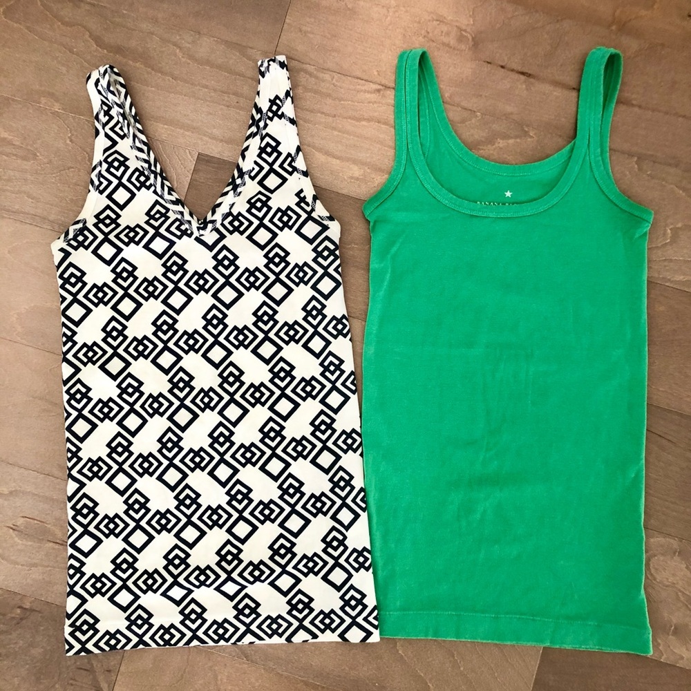 BUNDLE of Banana Republic Tank Tops in XS Petite in Green and Black and White